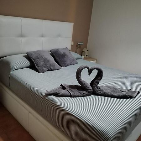 Habitacion Con Cama Matrimonial En Málaga Esterno foto
